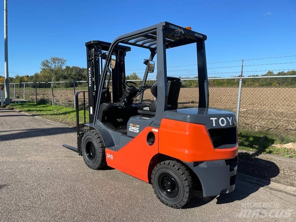 Toyota 8 FD F 25 Dizel forkliftler