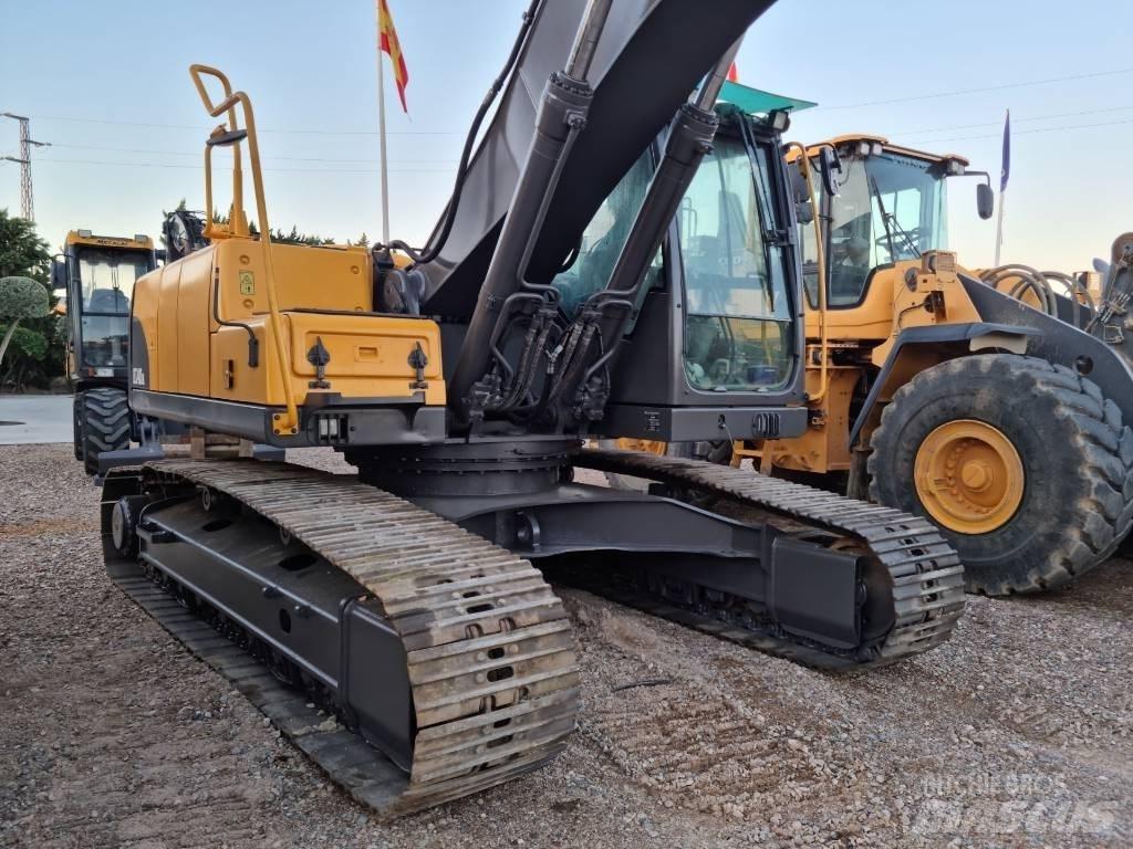 Volvo EC 240 C Paletli ekskavatörler