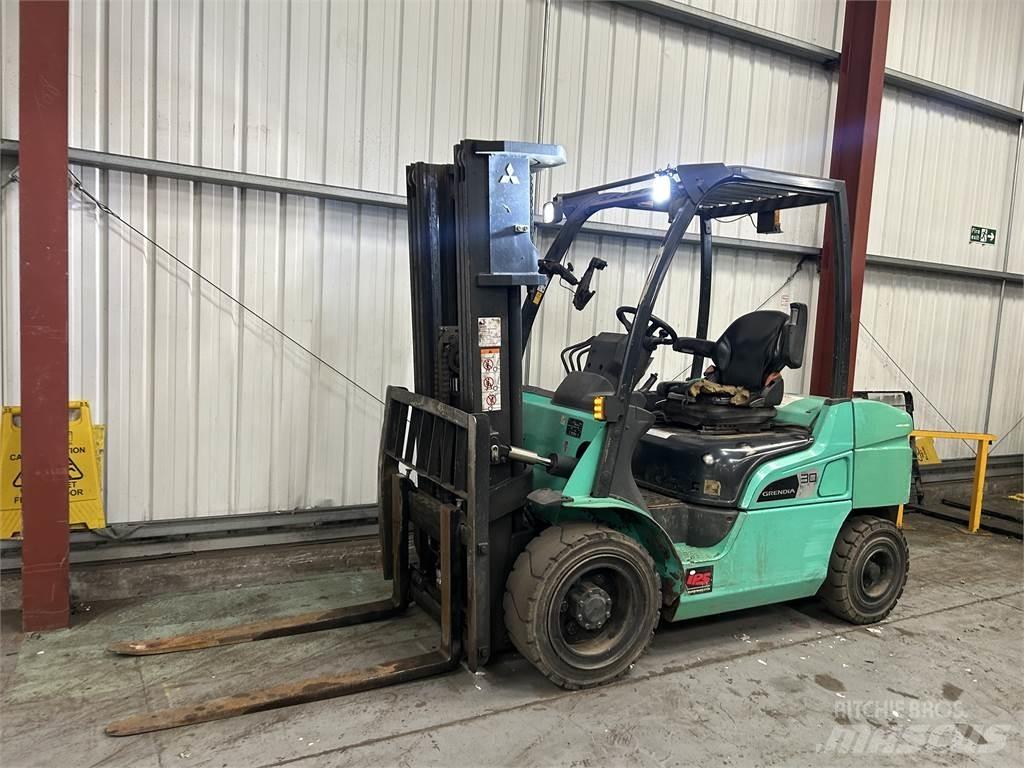 Mitsubishi FD30NT Dizel forkliftler