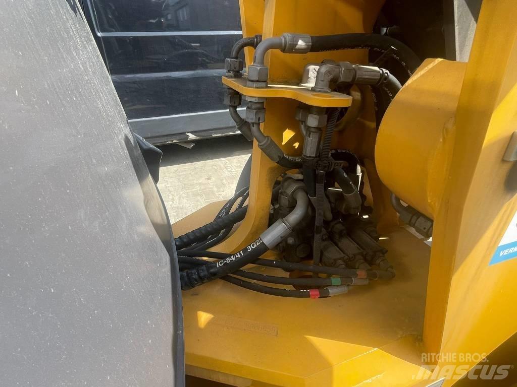 Mecalac AX 700 Tekerlekli yükleyiciler