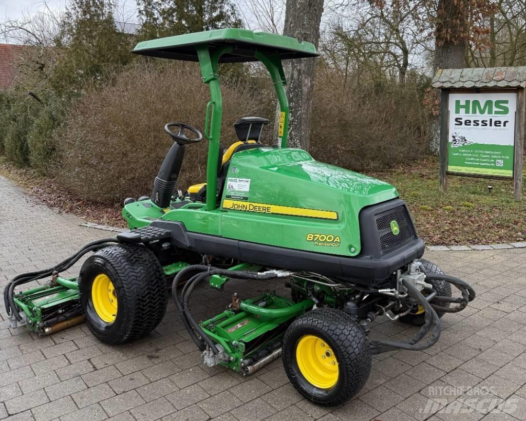 John Deere 8700 A Fairway çim biçme makineleri