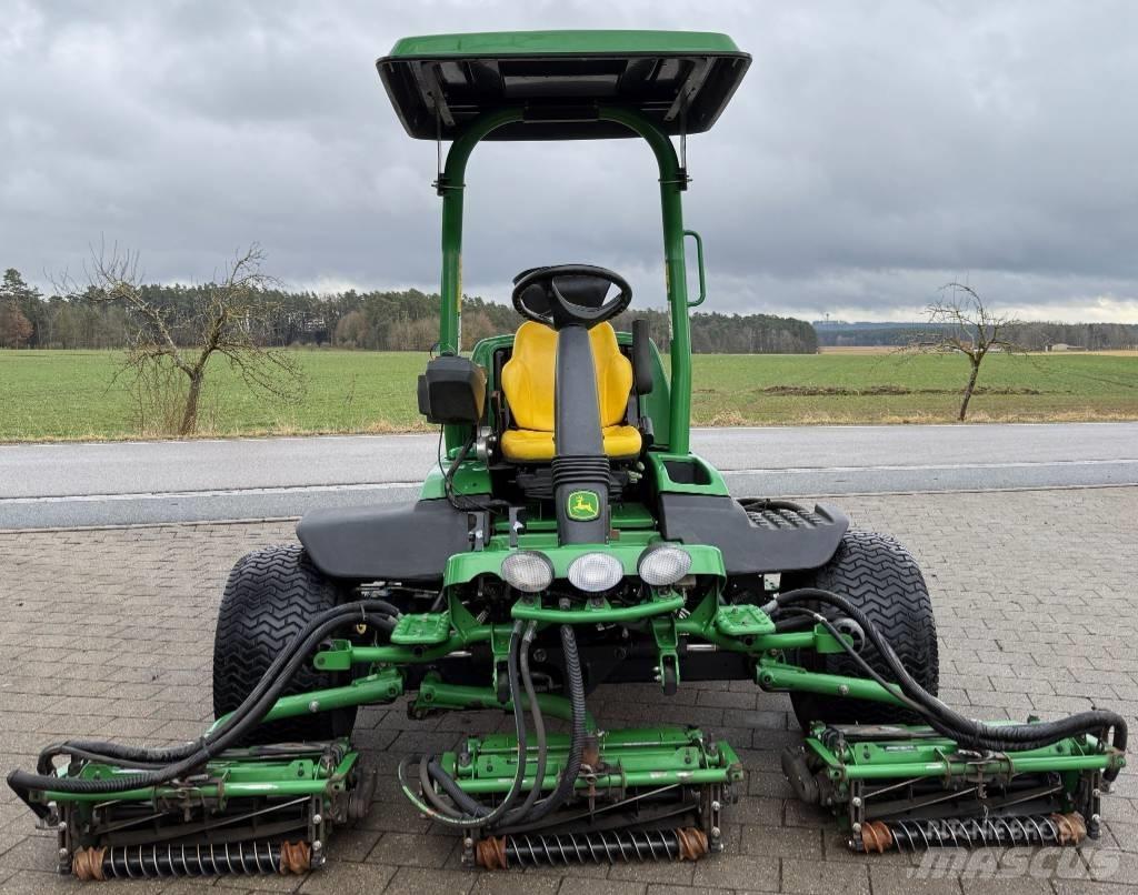 John Deere 8700 A Fairway çim biçme makineleri