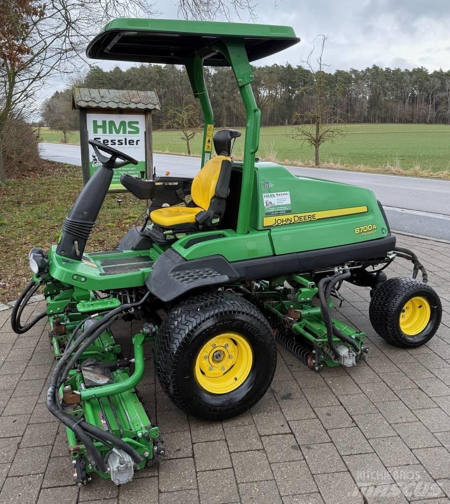 John Deere 8700 A Fairway çim biçme makineleri
