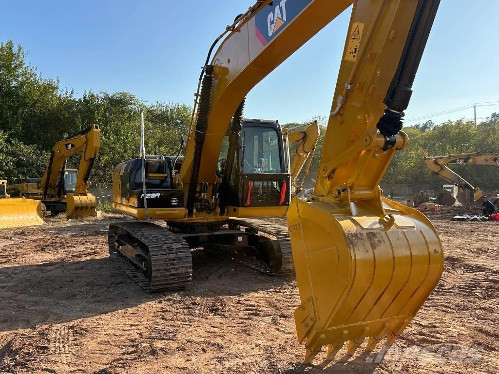 CAT 320 D L Paletli ekskavatörler