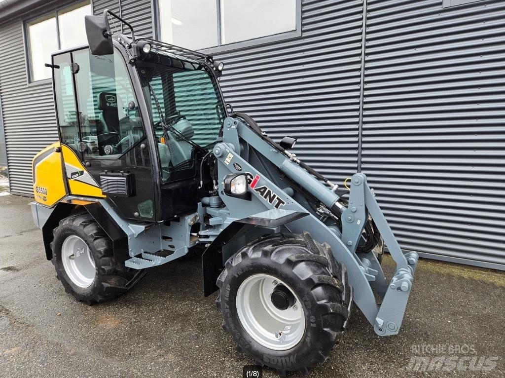 GiANT g3500 x-tra Mini yükleyiciler