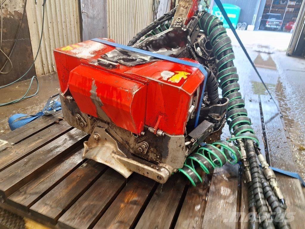 Komatsu S82 Agaç kesme robotlari