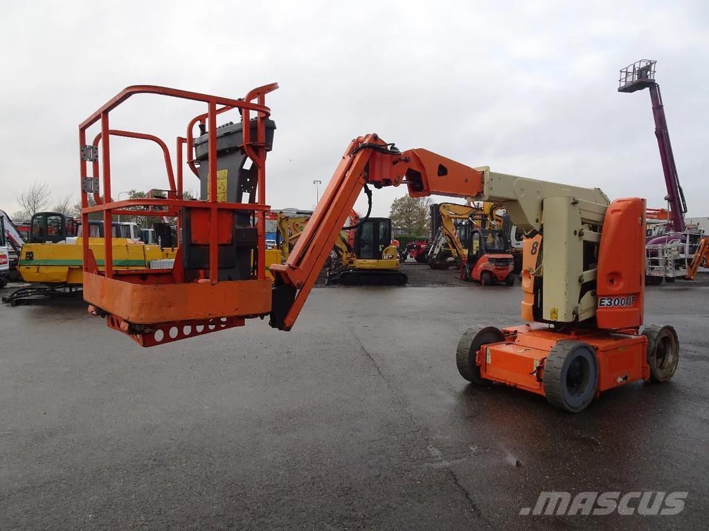 JLG E300AJP Körüklü personel platformları