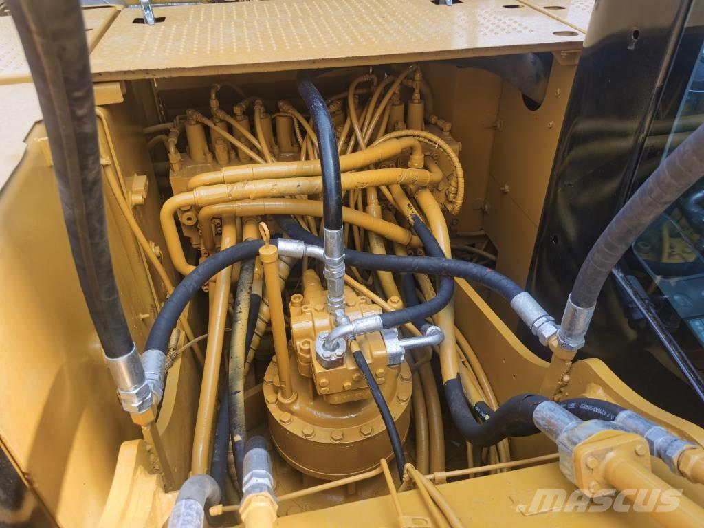 CAT 320 D2 Paletli ekskavatörler