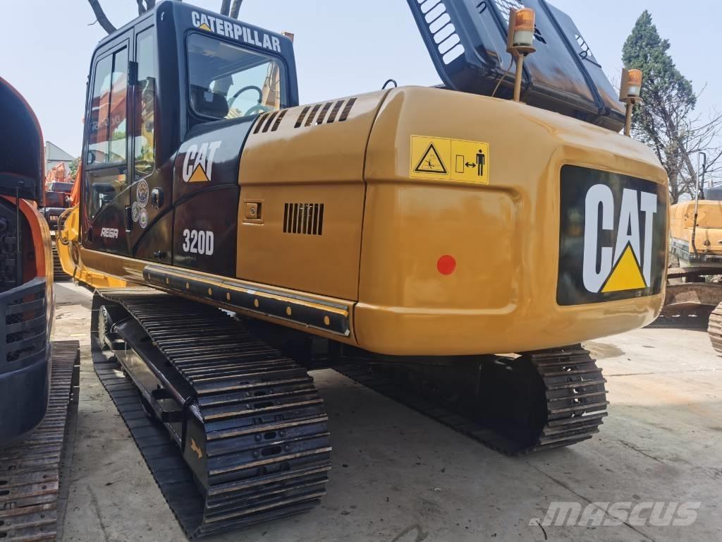 CAT 320 D2 Paletli ekskavatörler