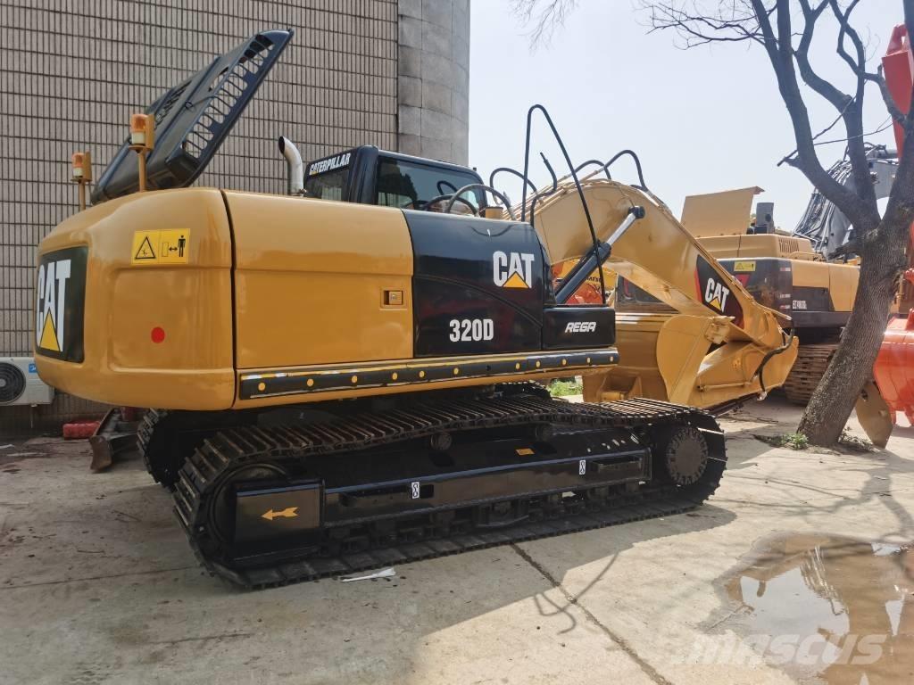 CAT 320 D2 Paletli ekskavatörler