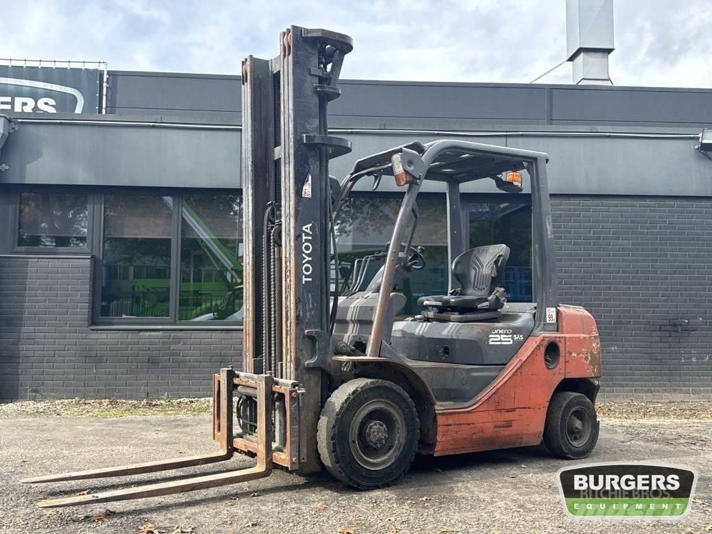 Toyota 8FDF25 Dizel forkliftler