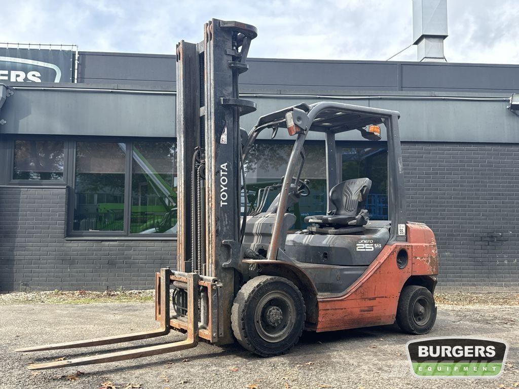Toyota 8FDF25 Dizel forkliftler