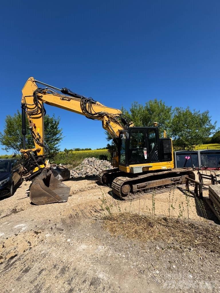 CAT 325 FL CR Paletli ekskavatörler