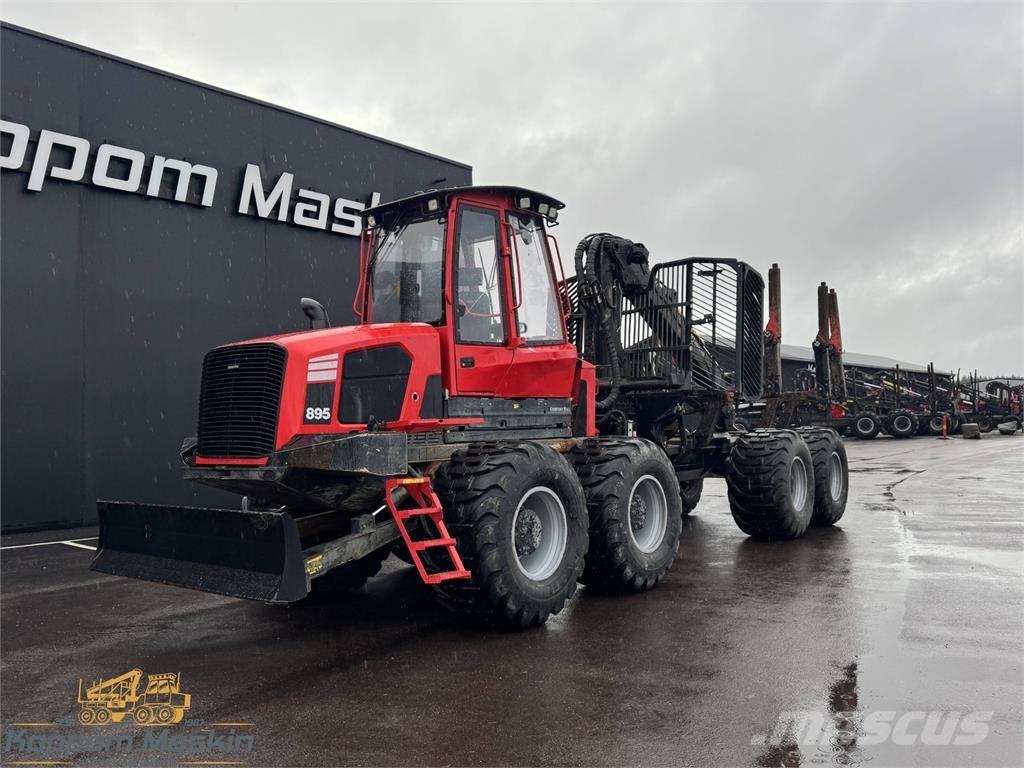 Komatsu 895 Tomruk yükleyici traktörler