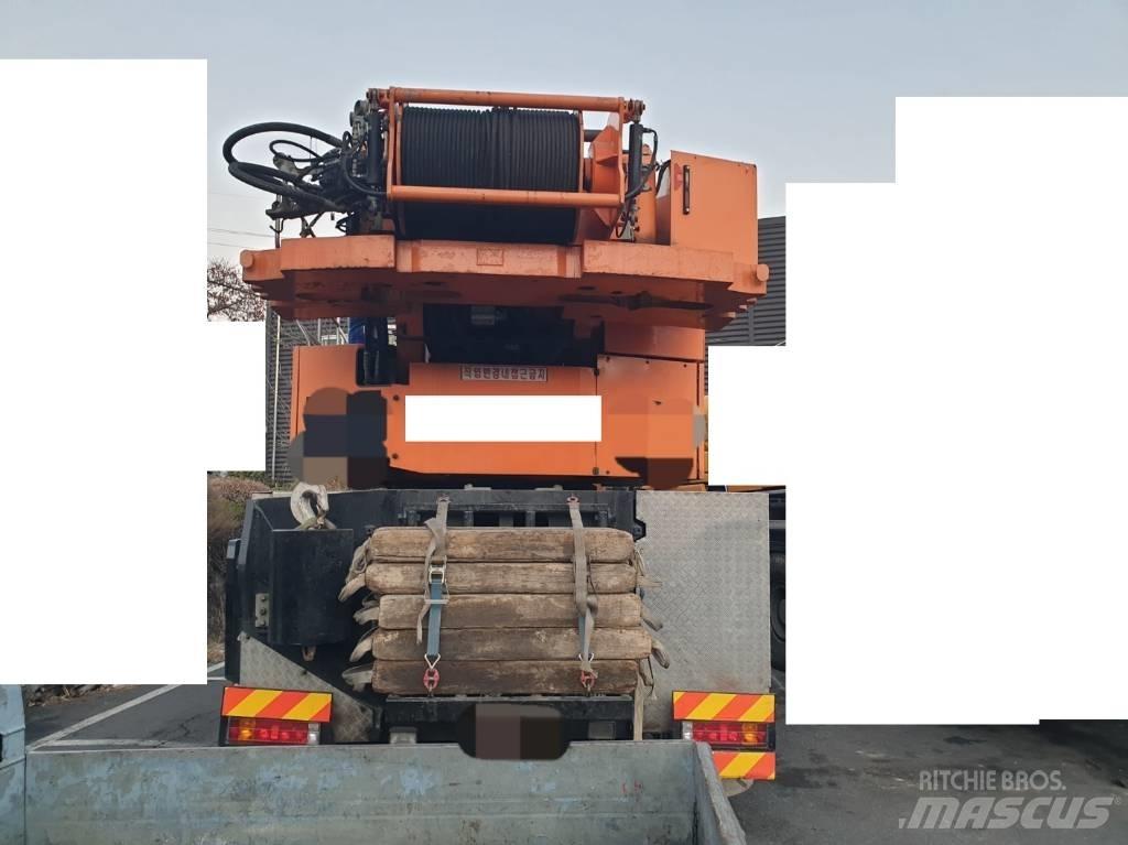 Demag AC 200 Yol-Arazi Tipi Vinçler (AT)