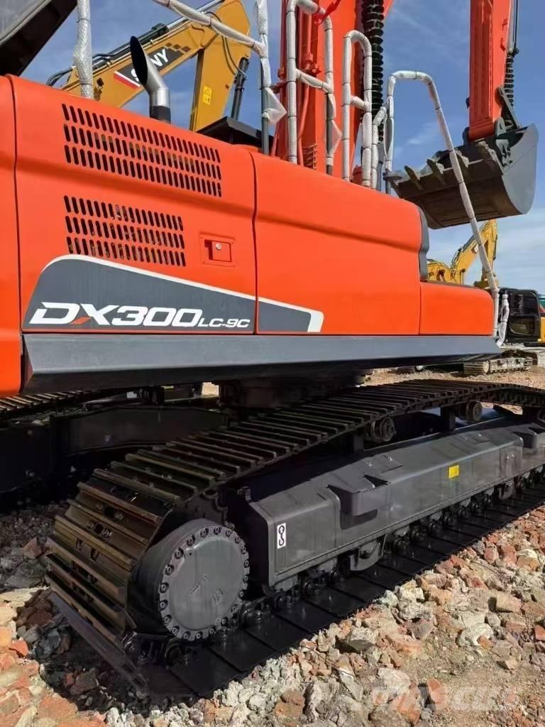 Doosan 300LC-9C Paletli ekskavatörler