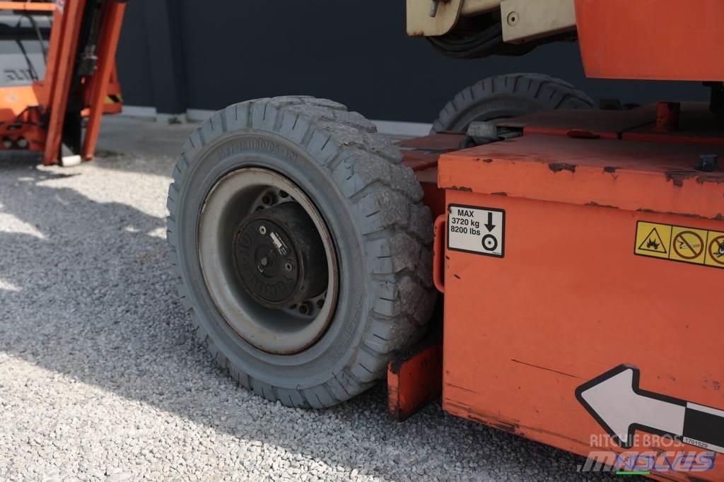 JLG E300AJP Körüklü personel platformları