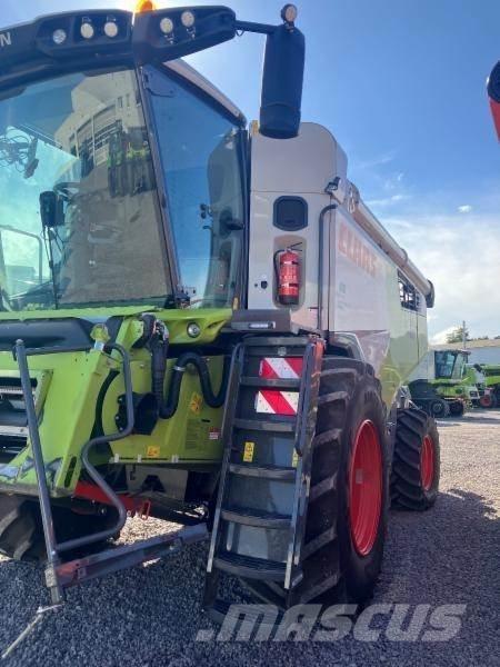 CLAAS TRION 750 Biçerdöverler