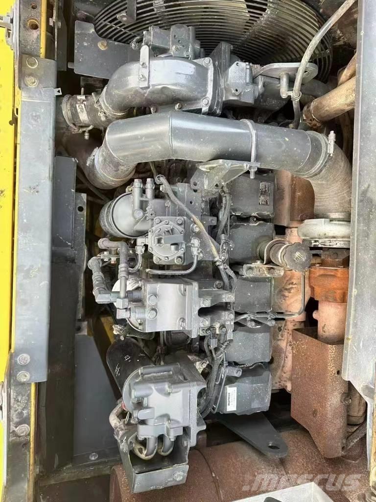 Komatsu 450-8 Paletli ekskavatörler