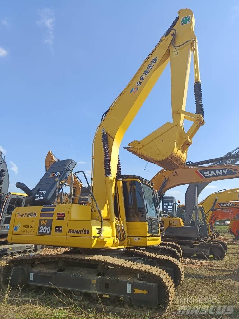 Komatsu PC 200 Paletli ekskavatörler