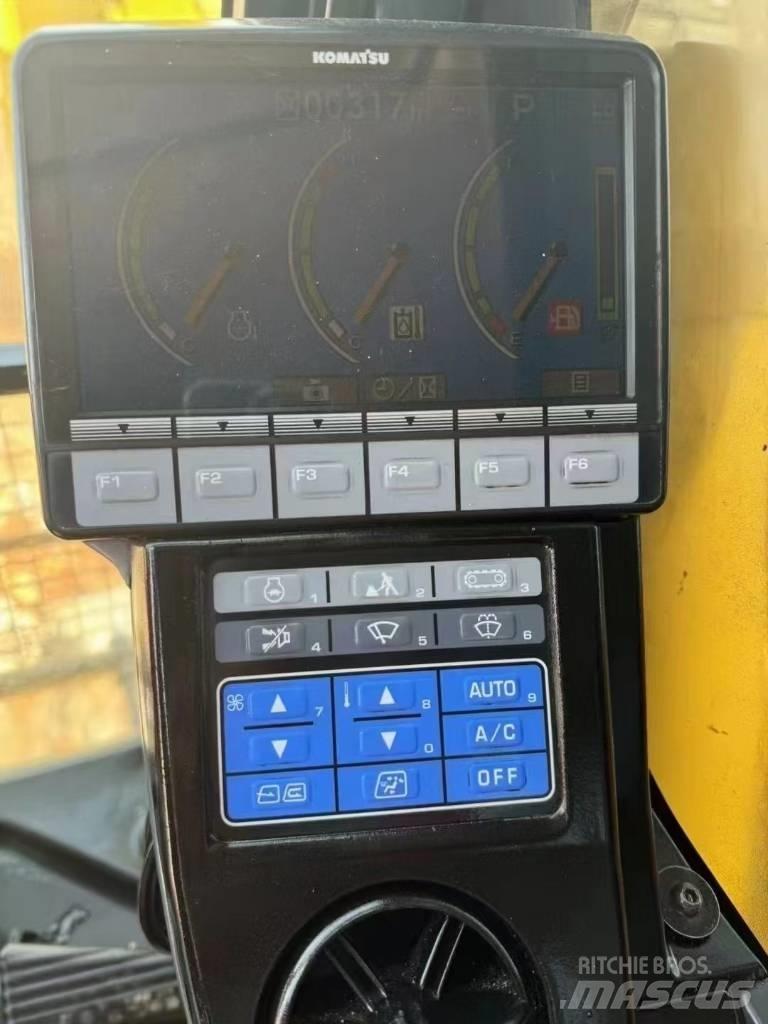Komatsu 450LC-8 Paletli ekskavatörler