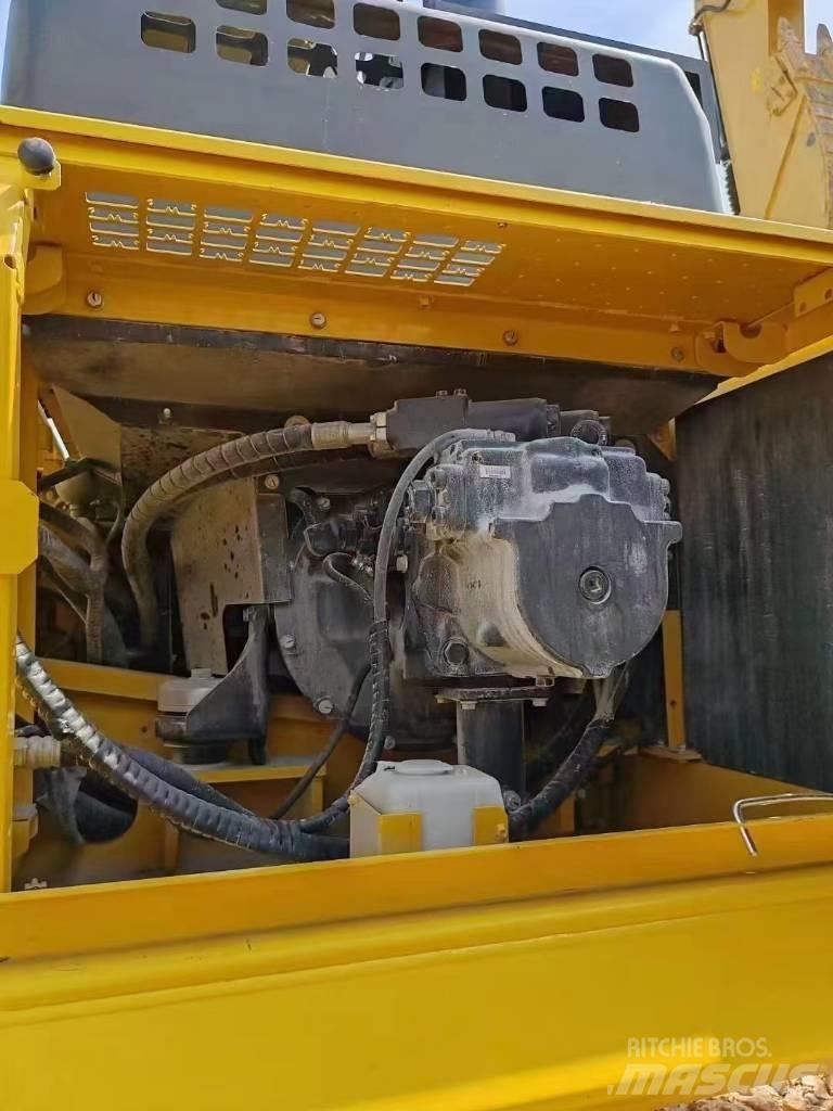 Komatsu 450LC-8 Paletli ekskavatörler