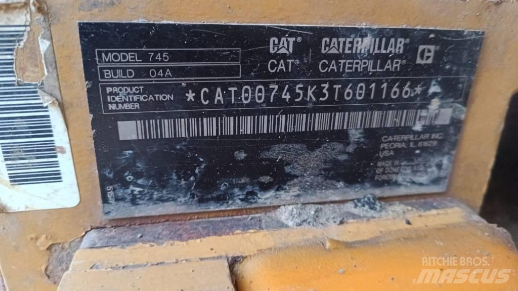 CAT 745 Belden kirma kaya kamyonu