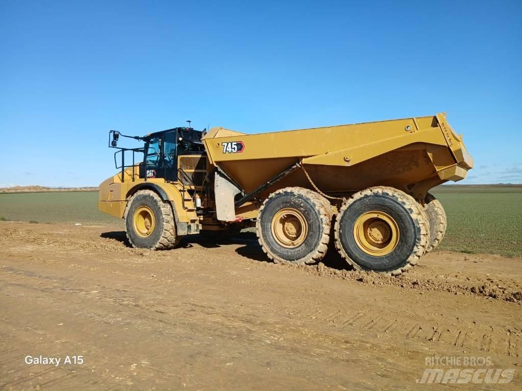 CAT 745 Belden kirma kaya kamyonu