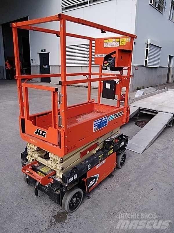 JLG ES 1330 L Makasli platformlar
