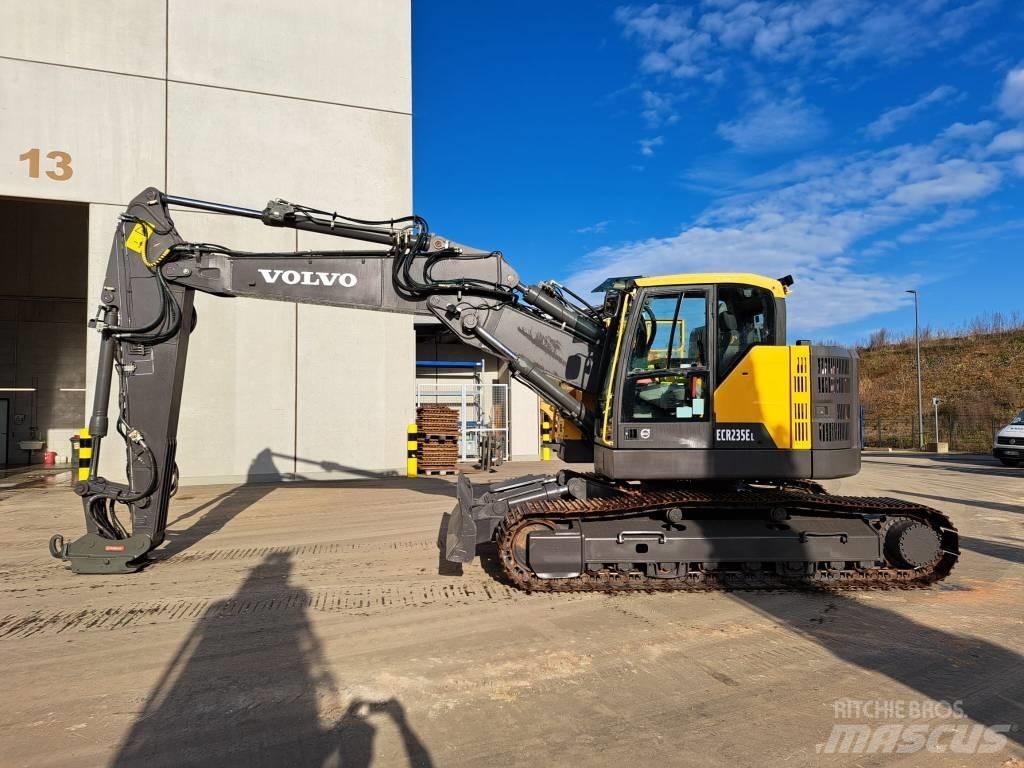 Volvo ECR 235 EL Paletli ekskavatörler