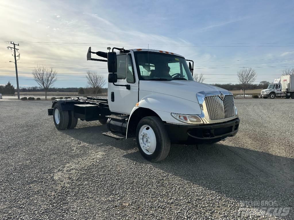 International 4400 Atik kamyonlari