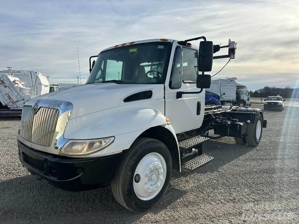 International 4400 Atik kamyonlari