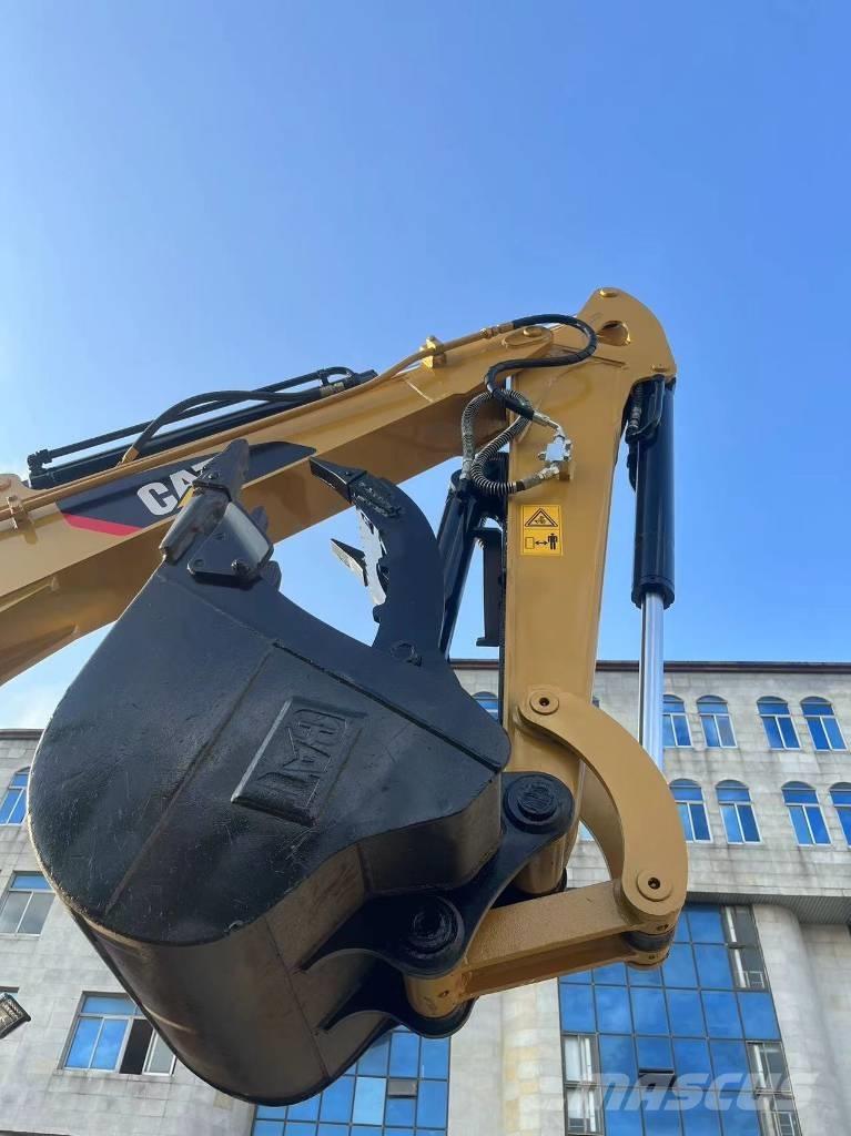 CAT 305.5E2 Paletli ekskavatörler