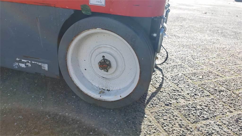 SkyJack SJ16 Diger lift ve platformlar