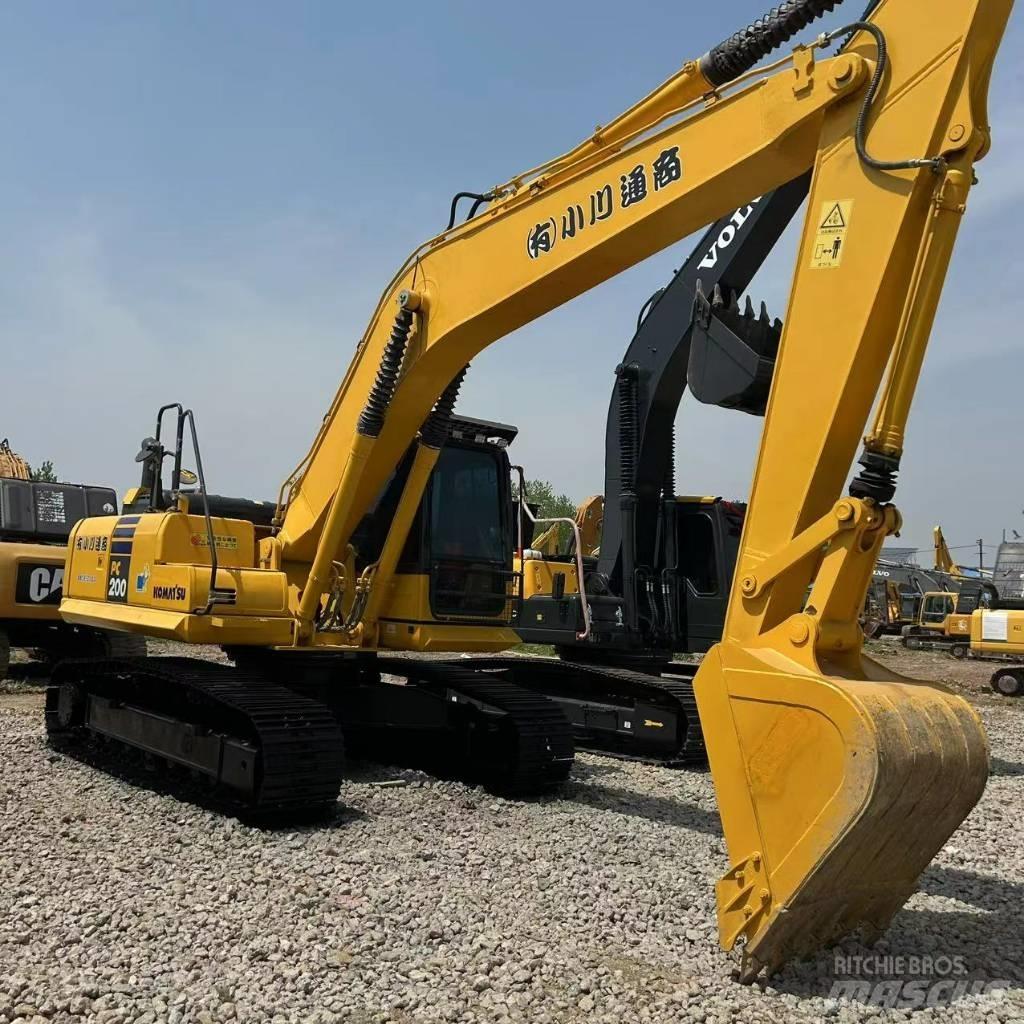 Komatsu PC 200-8 Paletli ekskavatörler