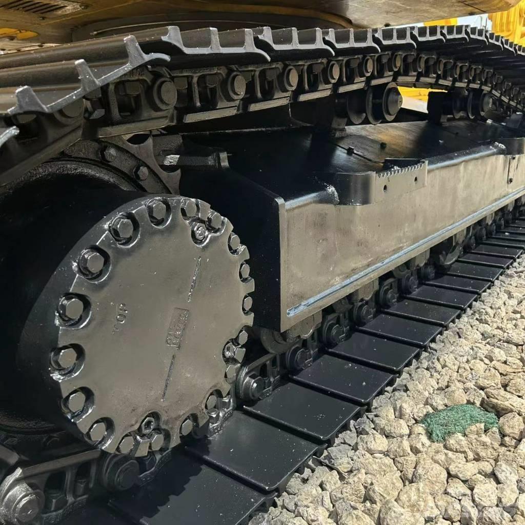 Komatsu PC 200-8 Paletli ekskavatörler