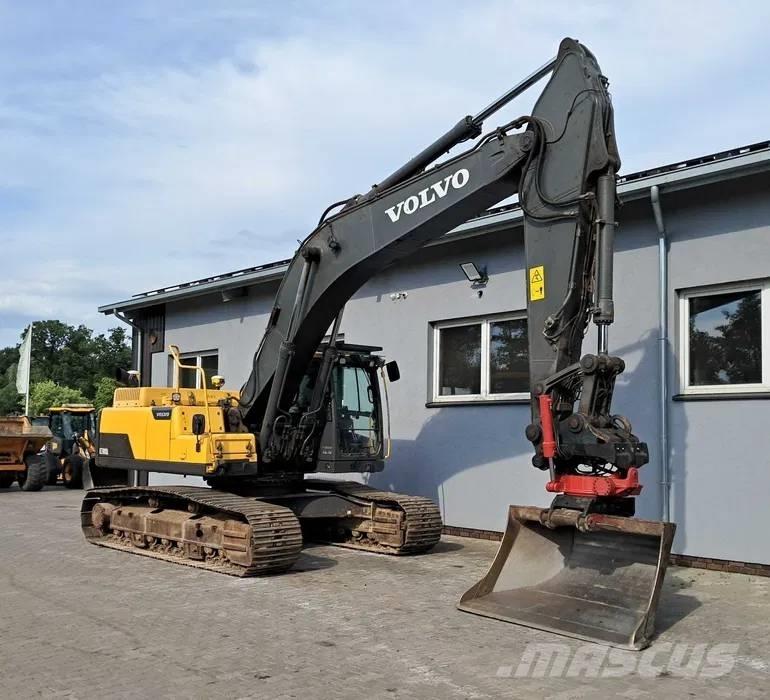Volvo EC 300 D L Paletli ekskavatörler