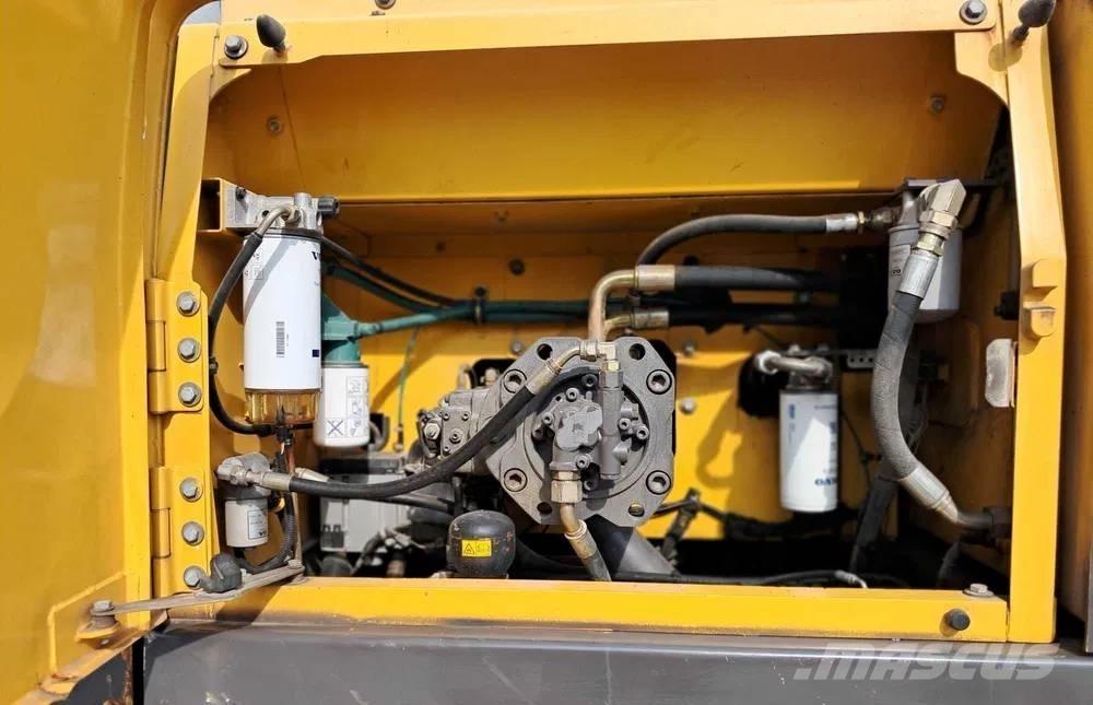 Volvo EC 300 D L Paletli ekskavatörler