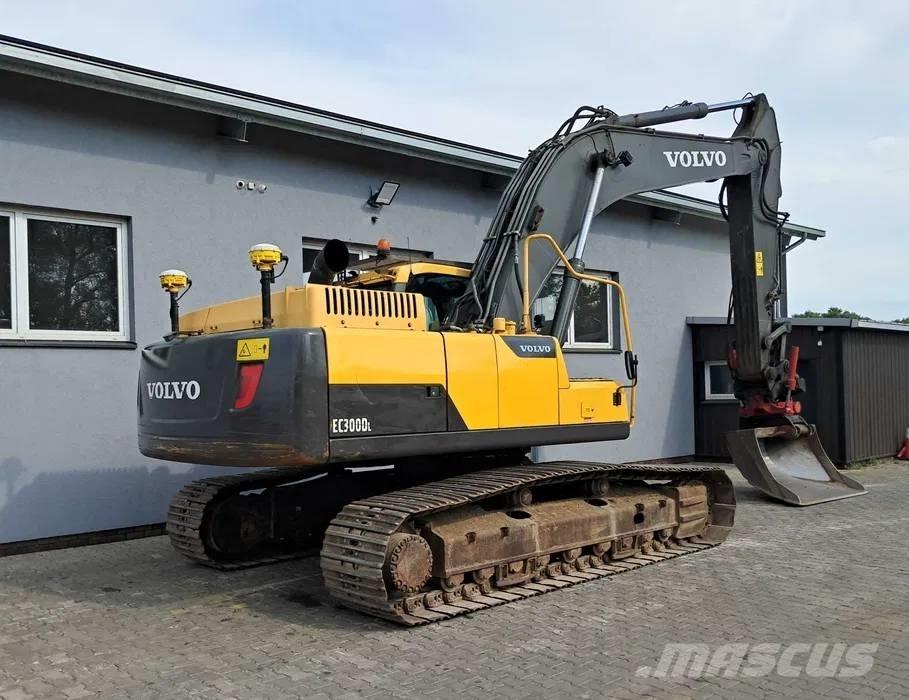 Volvo EC 300 D L Paletli ekskavatörler