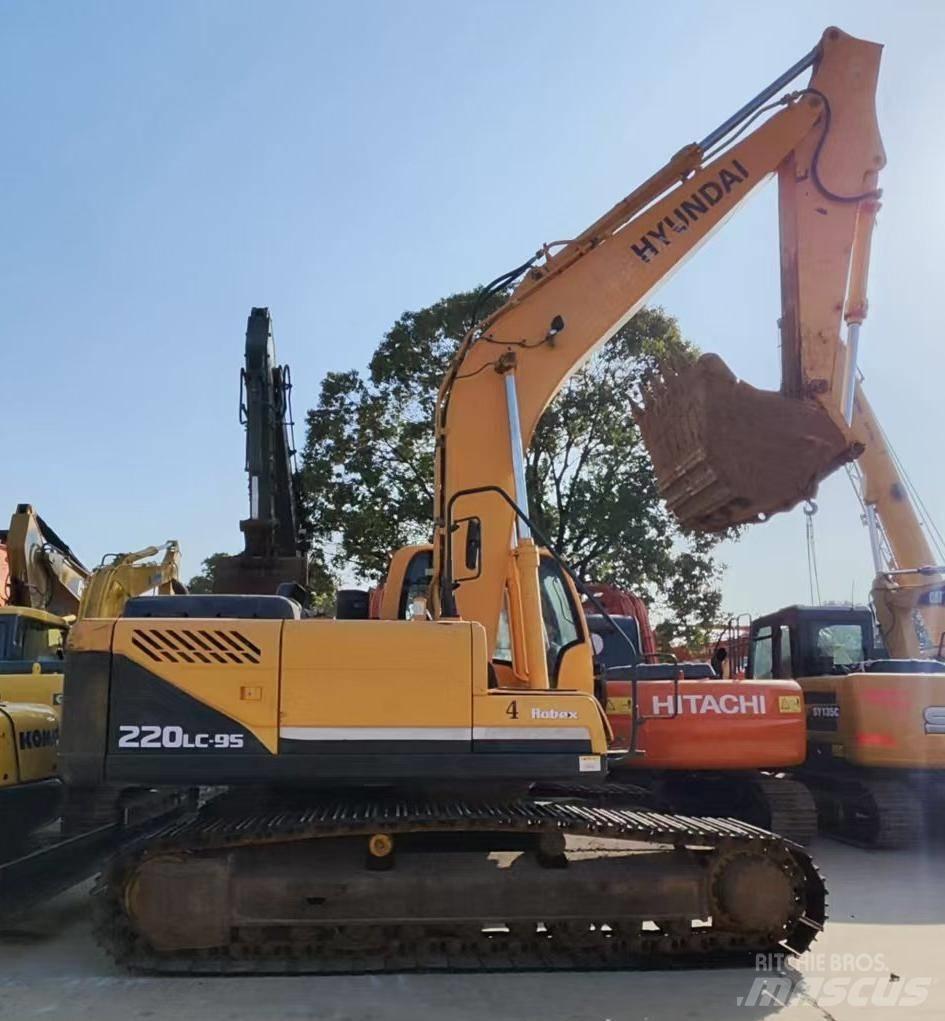 Hyundai R220LC-9S Paletli ekskavatörler