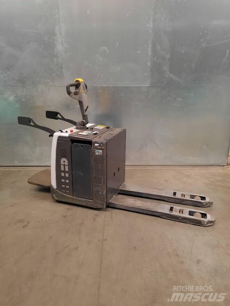 UniCarriers PMR200P Düsük seviye platformu