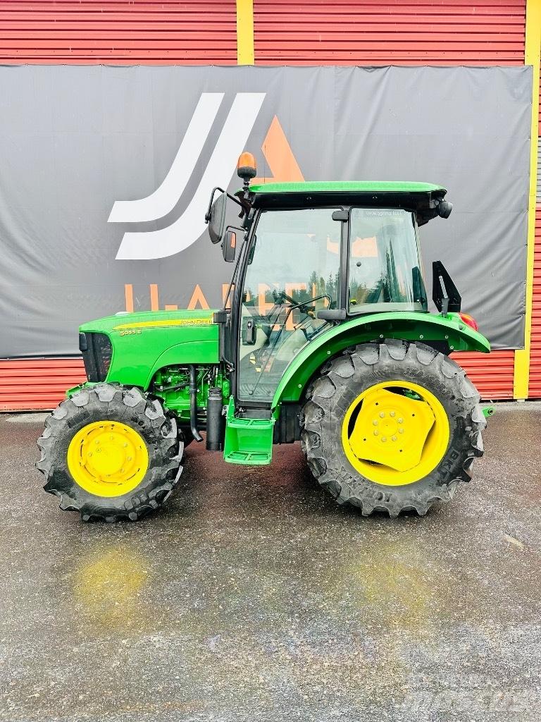 John Deere 5055 E Traktörler