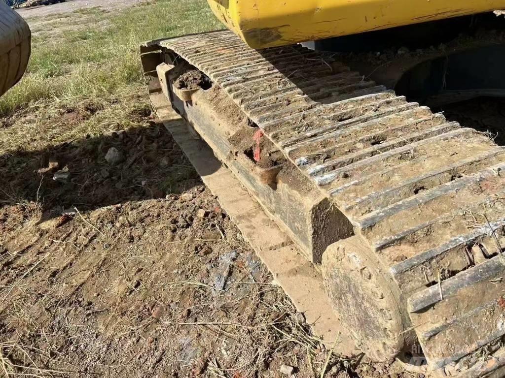 Komatsu PC 200 Paletli ekskavatörler