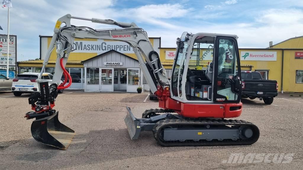 Takeuchi TB 257 FR Mini ekskavatörler, 7 tona dek