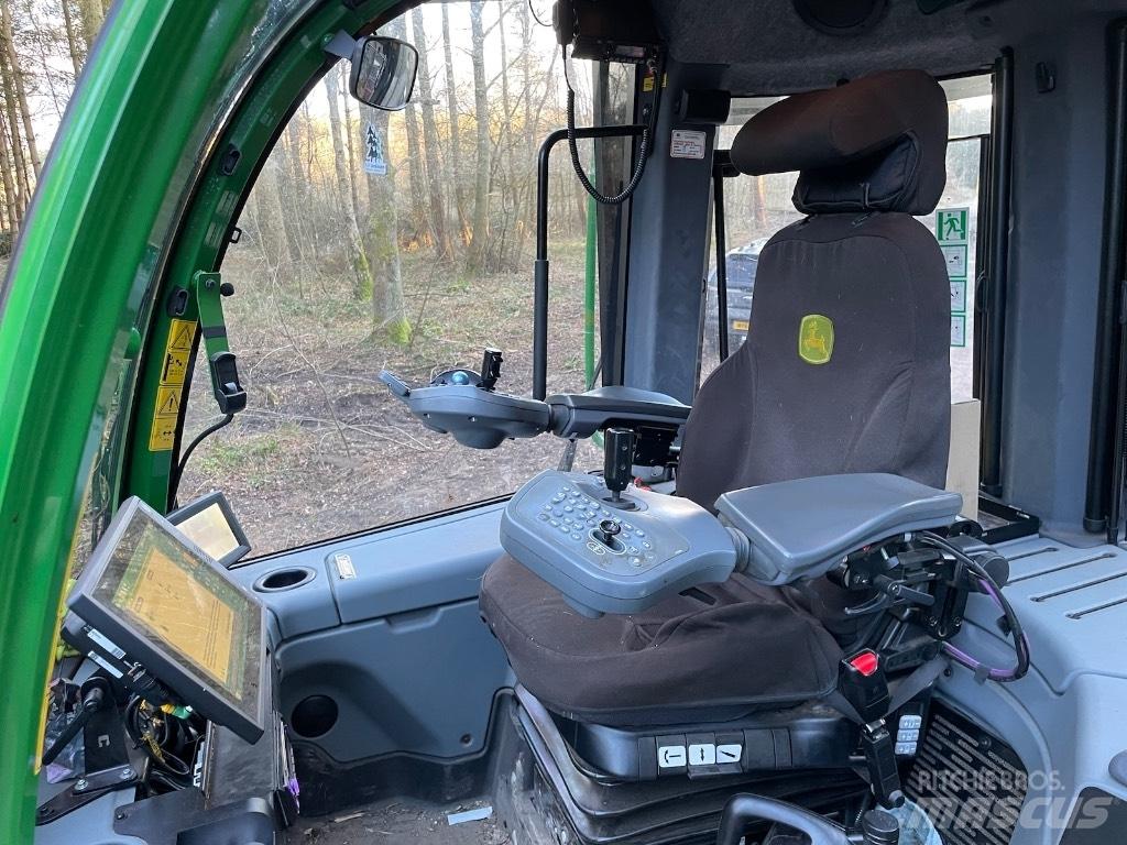 John Deere 1110G Tomruk yükleyici traktörler