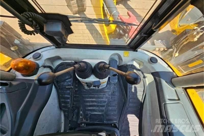 Dezzi CMI 4X4 TLB Kazıcı yükleyiciler - beko loder