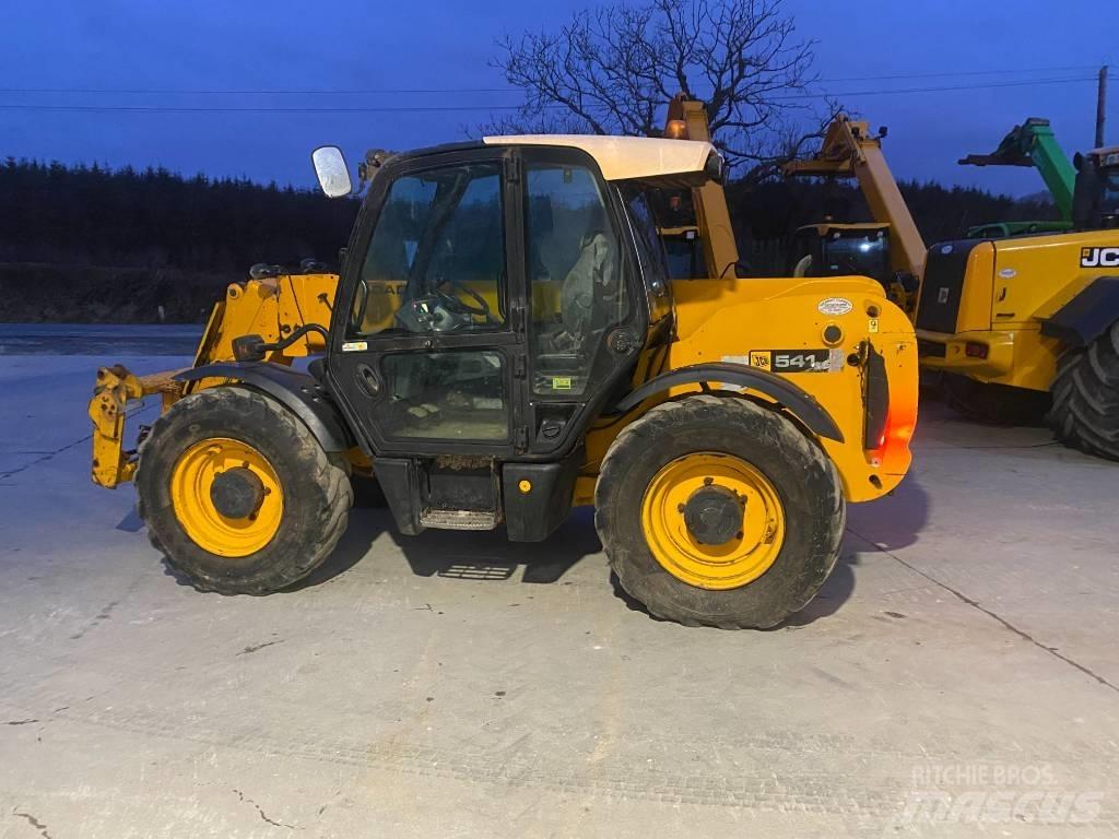 JCB 541-70 Tarimsal teleskopik yükleyiciler