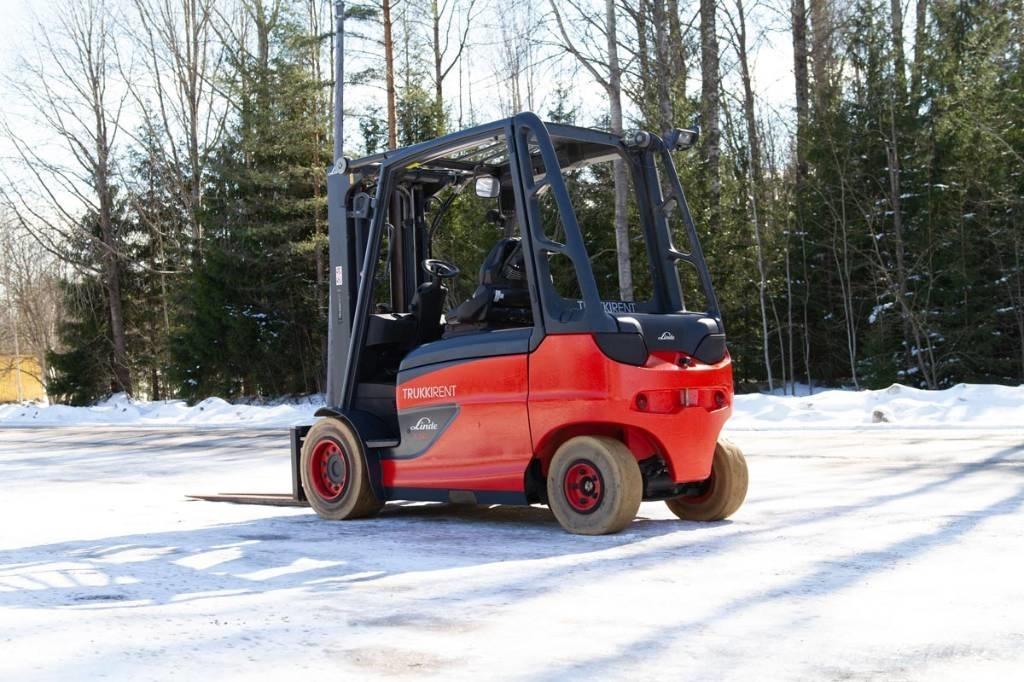 Linde E50 Elektrikli forkliftler