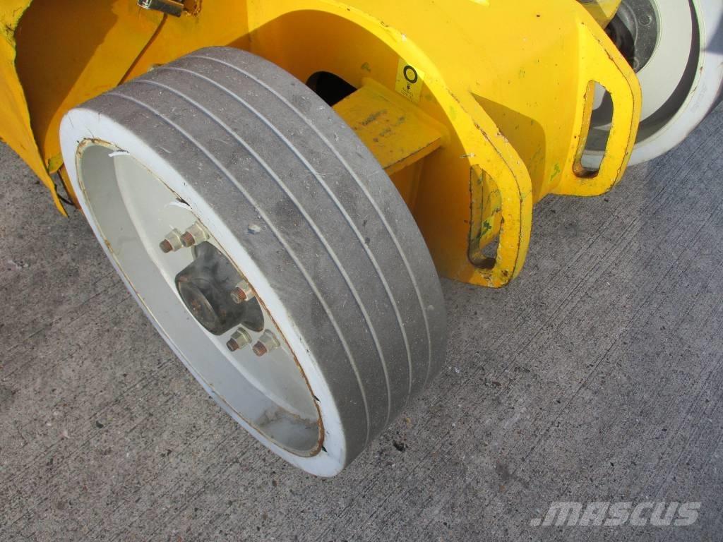 Manitou 120 AET JC Körüklü personel platformları