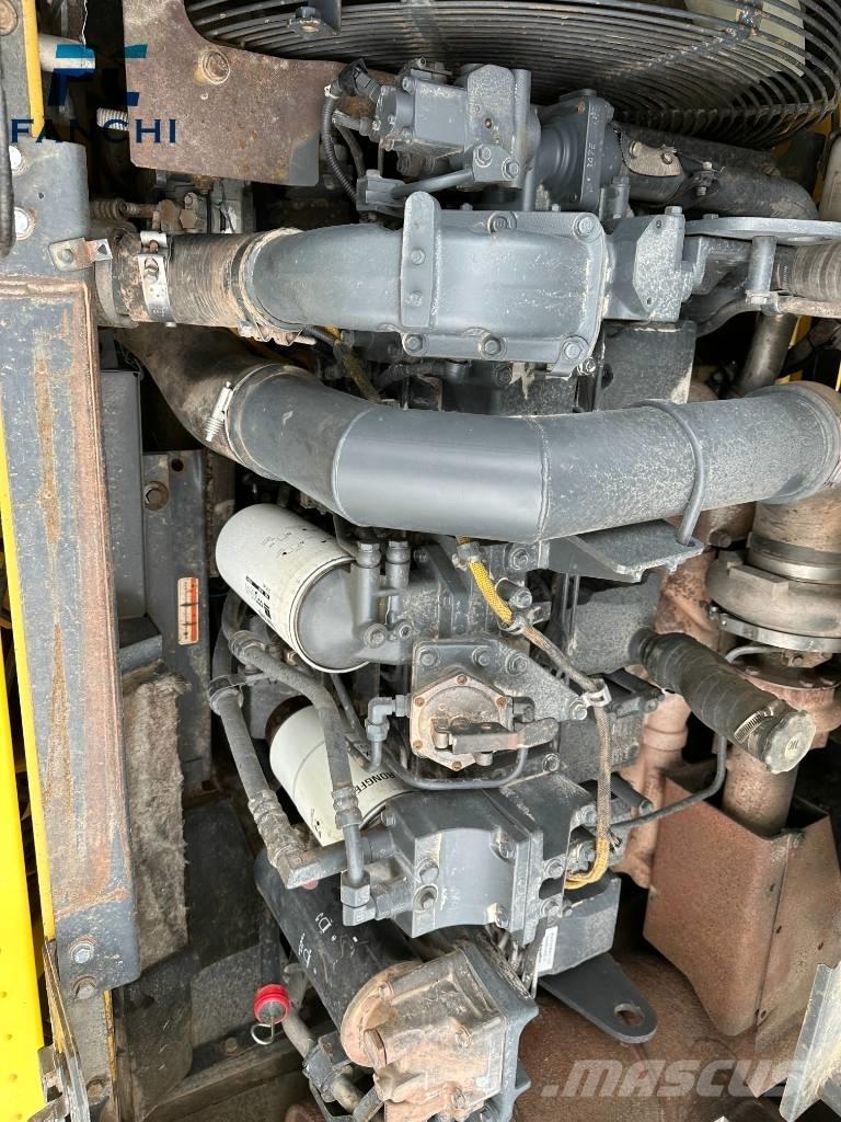 Komatsu PC 450-8 Paletli ekskavatörler